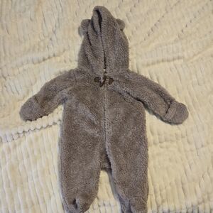 VGUC Carters Baby Bunting Bear suit sx. 3 months (light brown)